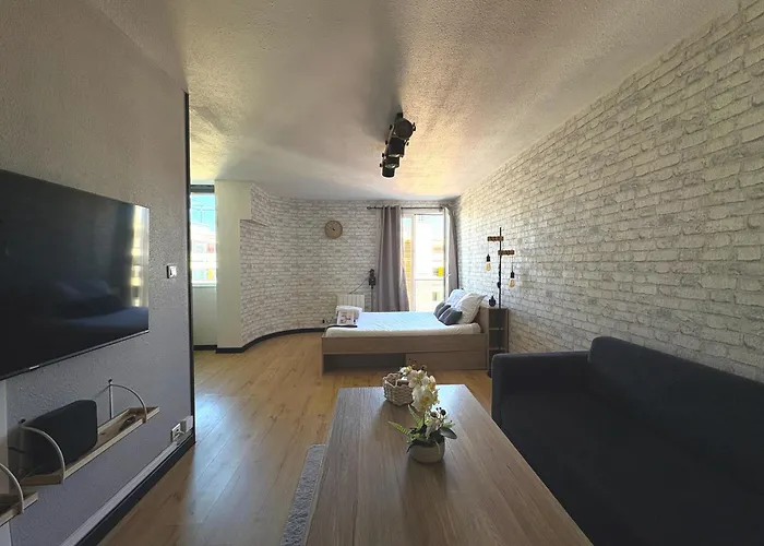 70 - Face A La Gare Apartamento *