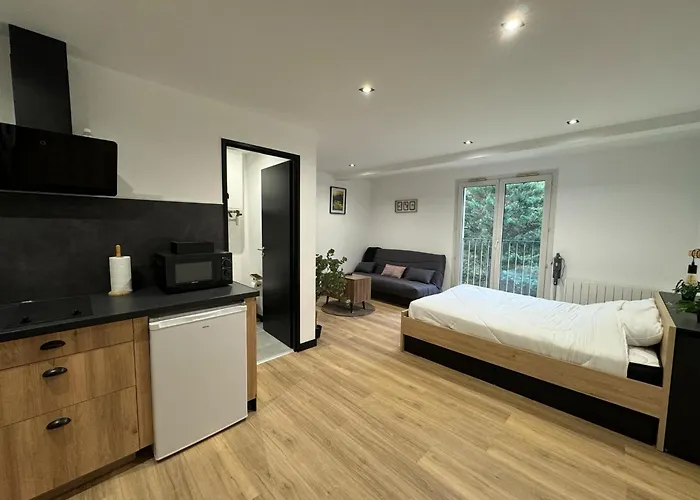 70 - Face A La Gare Apartamento