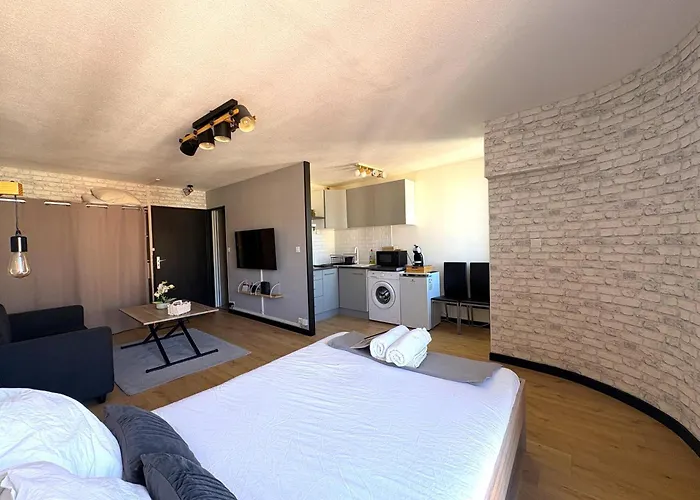 70 - Face A La Gare Apartment Poitiers