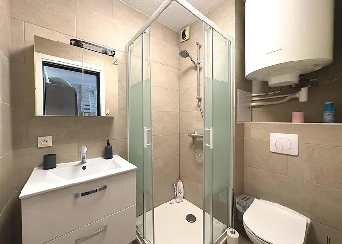 70 - Face A La Gare *