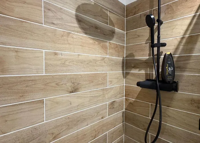 70 - Face A La Gare * Poitiers