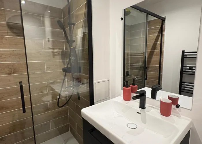 70 - Face A La Gare *